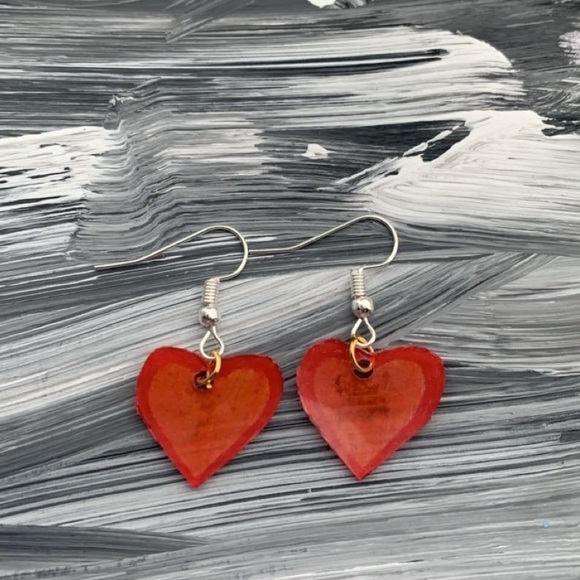 Small red heart earrings - Picture 3 of 3